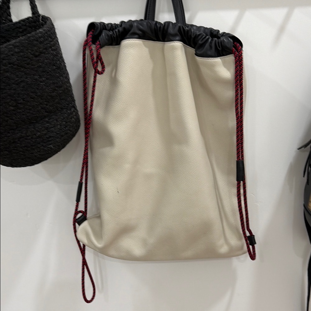 Gucci Cream Drawstring Backpack - Picture 2 of 4